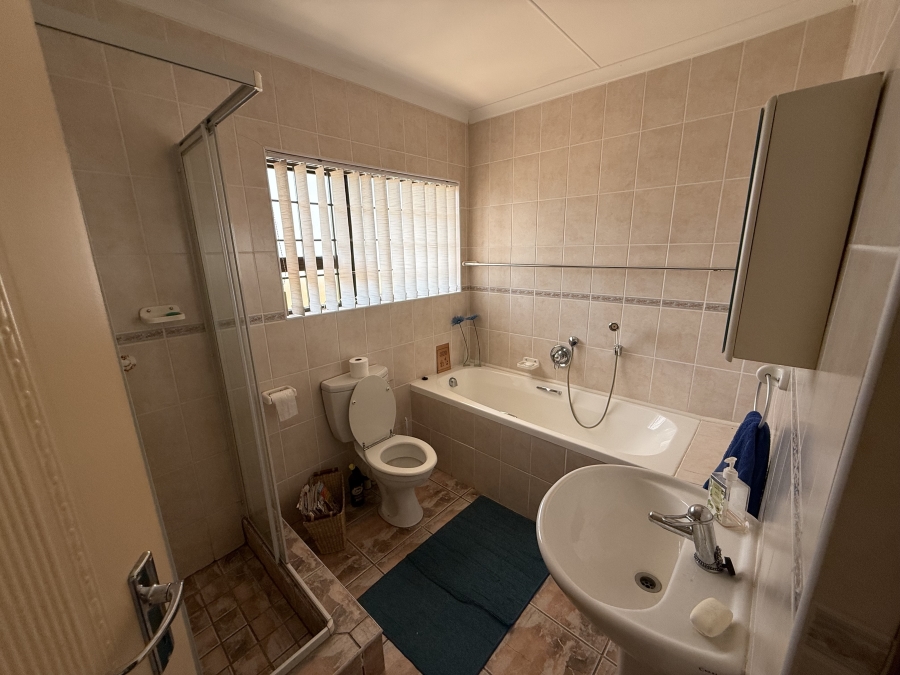 3 Bedroom Property for Sale in Hartenbos Central Western Cape
